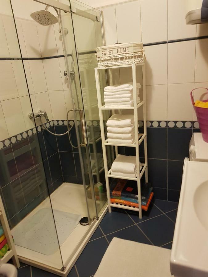 Cozy Apartment In ロヴィニ エクステリア 写真