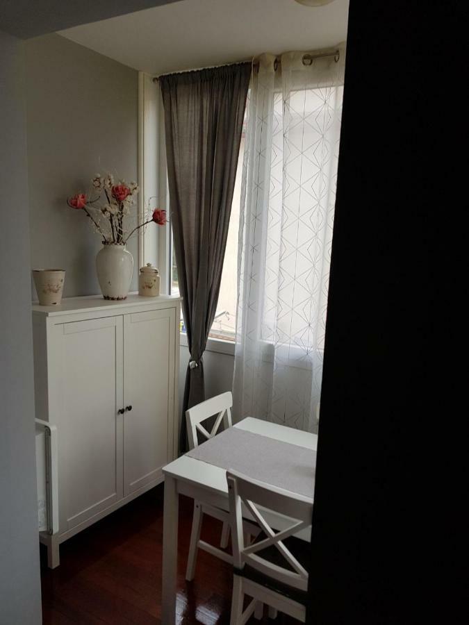 Cozy Apartment In ロヴィニ エクステリア 写真